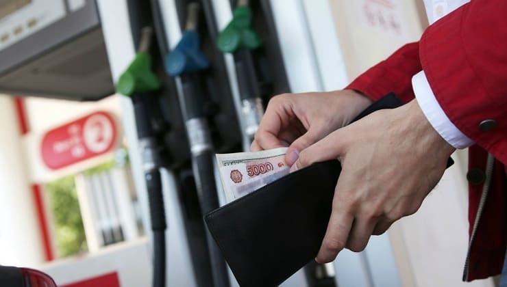 Ценовой рост бензина до 100 рублей исключен