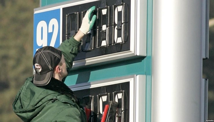 Цены на бензин в июне росли умеренными темпами